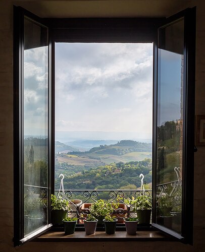 Window in a cafe in San Gimignano_(02182)2