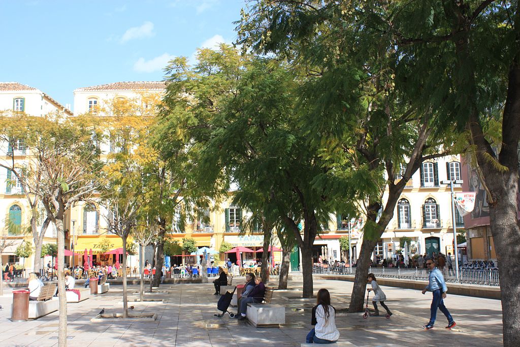 1024px-Malaga,on_the_square__Plaza_de_la_Merced,_image_1